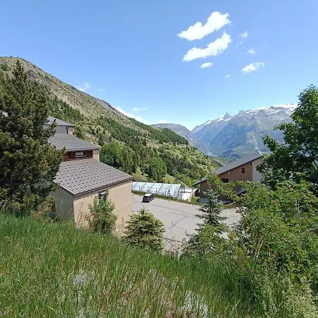En Oisans, Vue Sur Le Massif Des Ecrins Apartment Auris